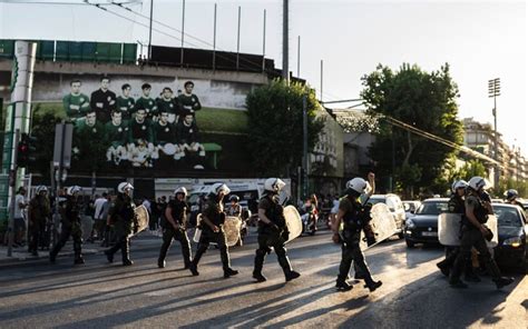 7 arrested as authorities fear Greece may be targeted by violent soccer supporters’ gangs